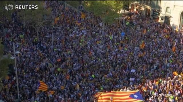 Catalogna, 450mila in piazza con Puigdemont