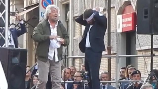 Beppe Grillo al Pantheon: “Se vinciamo noi la vittoria sarà tripla”