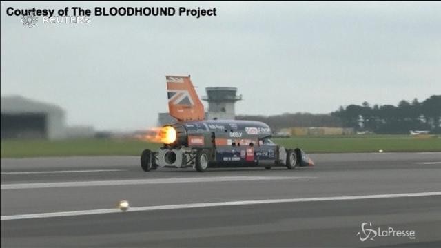 Inghilterra, primo test pubblico dell’auto supersonica