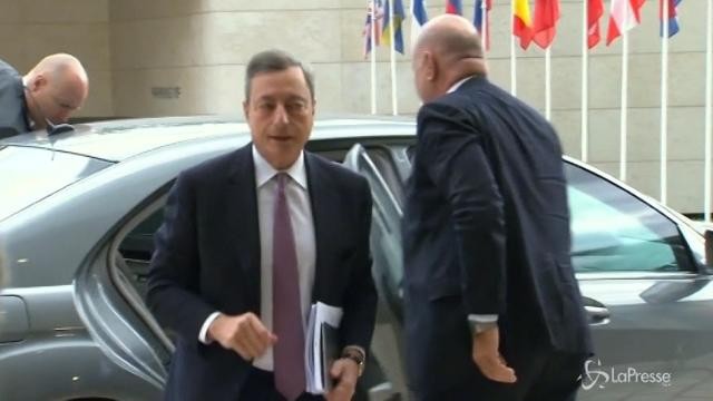 La Bce dimezza il quantitative easing