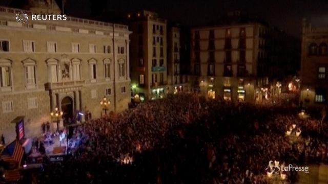 Indipendenza Catalogna, notte di festa a Barcellona
