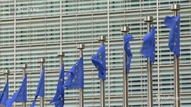 Legge bilancio, l’Ue chiede chiarimenti a Padoan