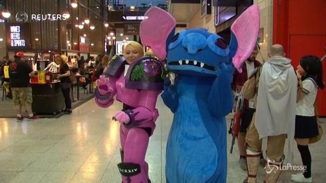 Migliaia di fan per il Comic Con a Londra