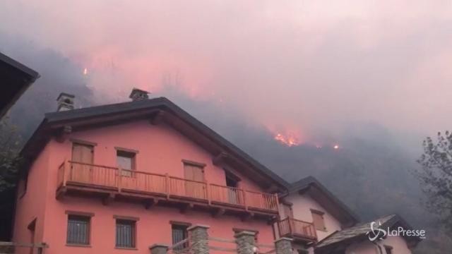 Emergenza incendi continua in Piemonte e Lombardia