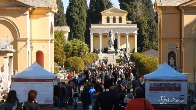 Roma, Cimitero del Verano aperto per Ognissanti e commemorazione defunti