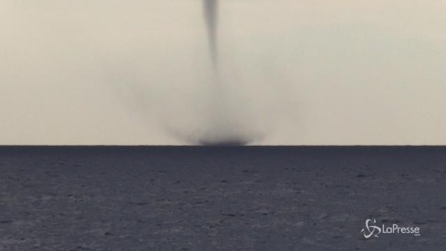 Trombe d’aria sul mare di Ostia