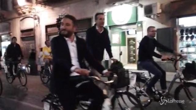 Elezioni in Sicilia, la pedalata del M5s a Palermo