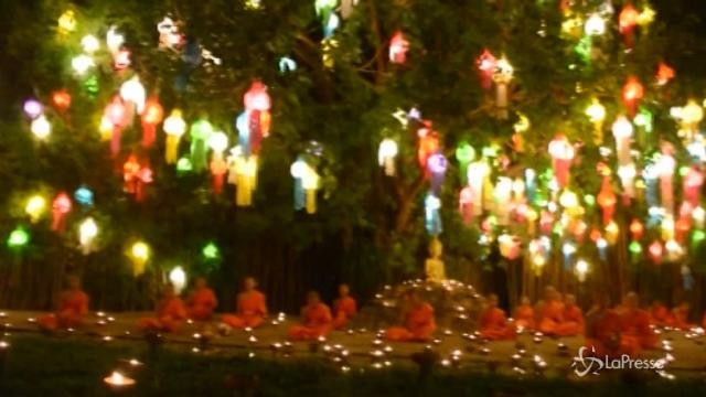 Parte il Festival delle lanterne in Thailandia