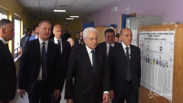 Sicilia alle urne: il voto del Presidente Mattarella