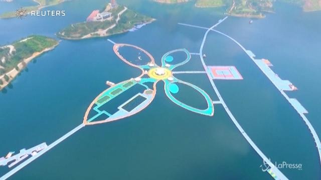 Passerella galleggiante da record in Cina