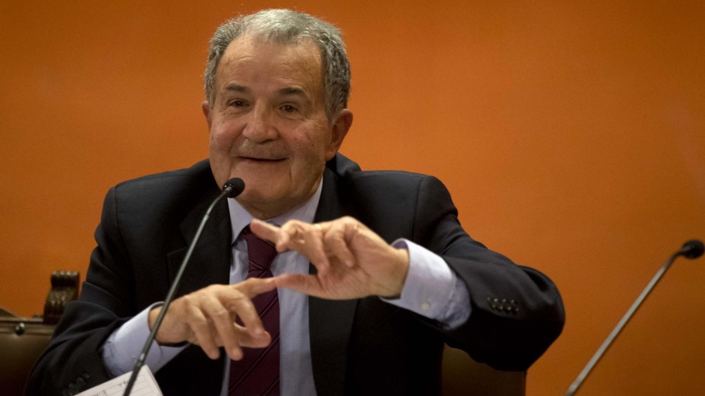 Prodi: “Pisapia non si è dimesso. Mancavano le motivazioni”