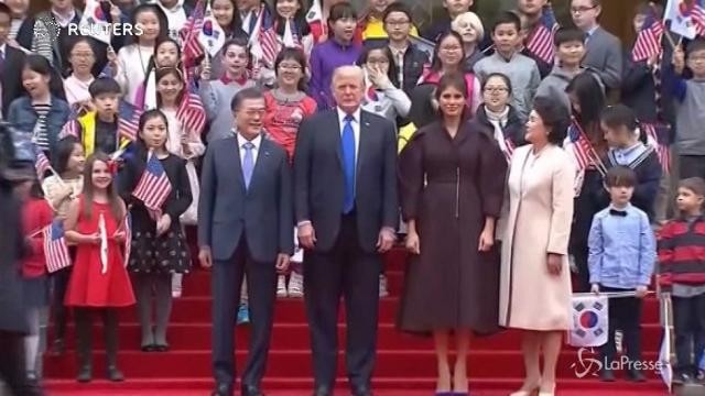Corea del Sud, il presidente Moon Jae-in accoglie Trump