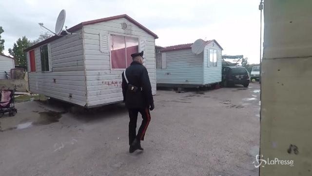 Roma, stupro 14enni: blitz carabinieri campo nomadi in via di Salone