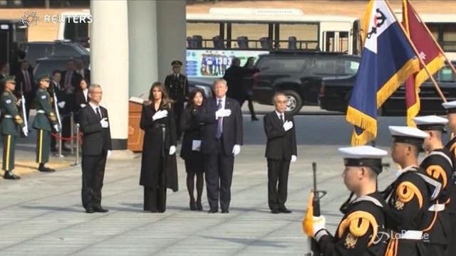 Corea del Sud, Trump visita il cimitero nazionale di Seul