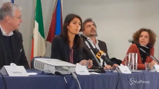 Raggi: “Roma come la Terra dei Fuochi”