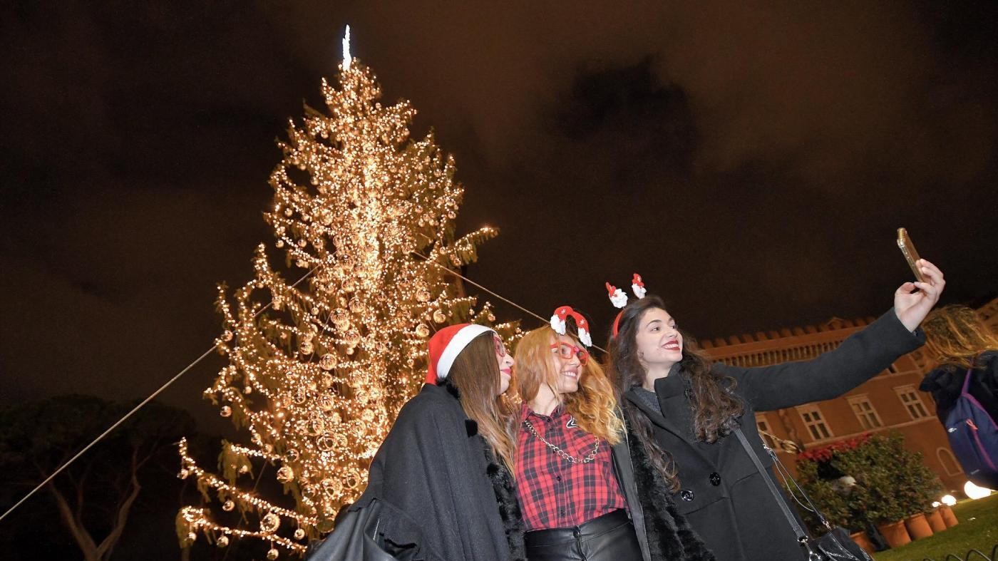Natale, 4 italiani su 10 spendono la tredicesima in shopping