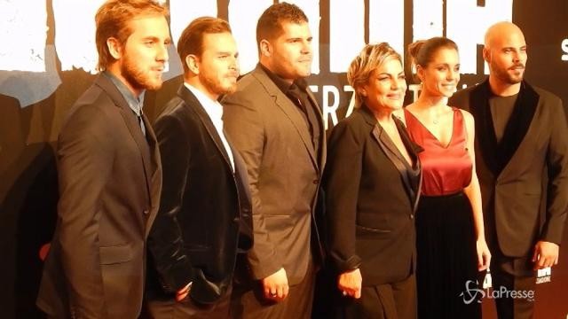 Torna Gomorra, il cast sul red carpet. E Genny bacia la sua Paola