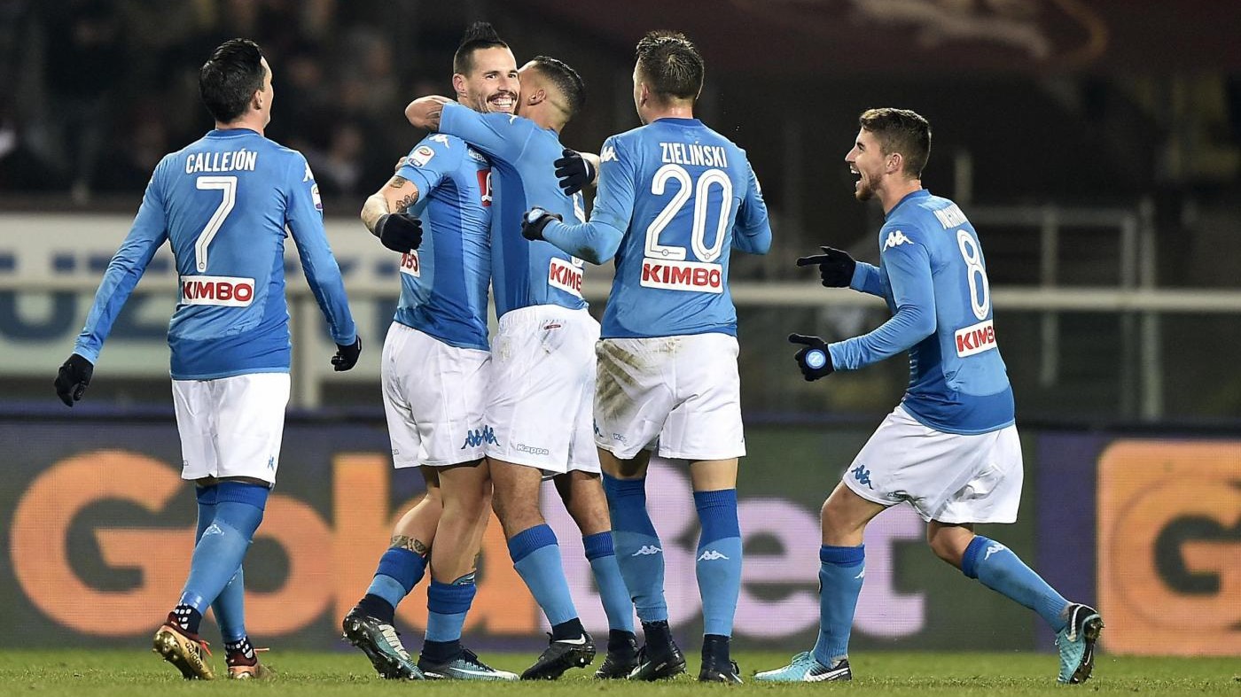 Serie A, Napoli tris e primato: il Toro cade 3-1 in casa