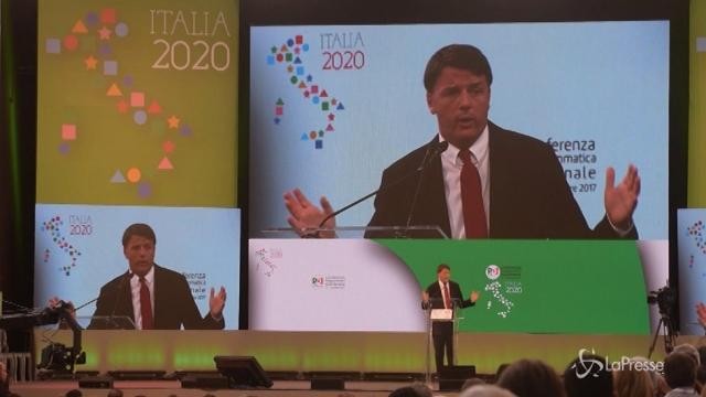 Le aperture di Renzi non convincono Bersani: “Le chiacchiere stanno a zero”