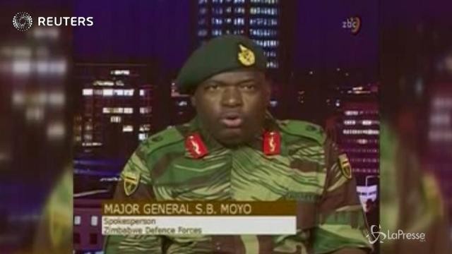 Alta tensione in Zimbabwe, l’esercito in tv: “Non è colpo di stato”