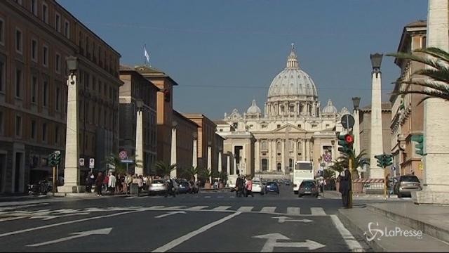Vaticano: “Accertati rapporti gay al collegio chierichetti”