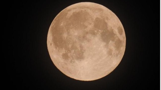 Capodanno, notte con la ‘Superluna’: è la più grande del 2018