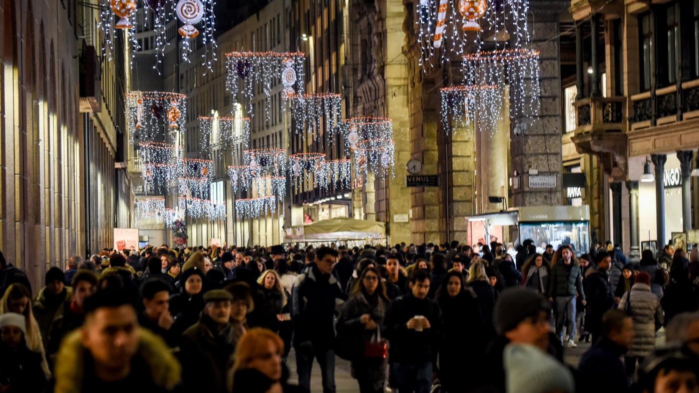 Natale, weekend da bollino rosso: oltre 6 milioni a caccia degli ultimi regali