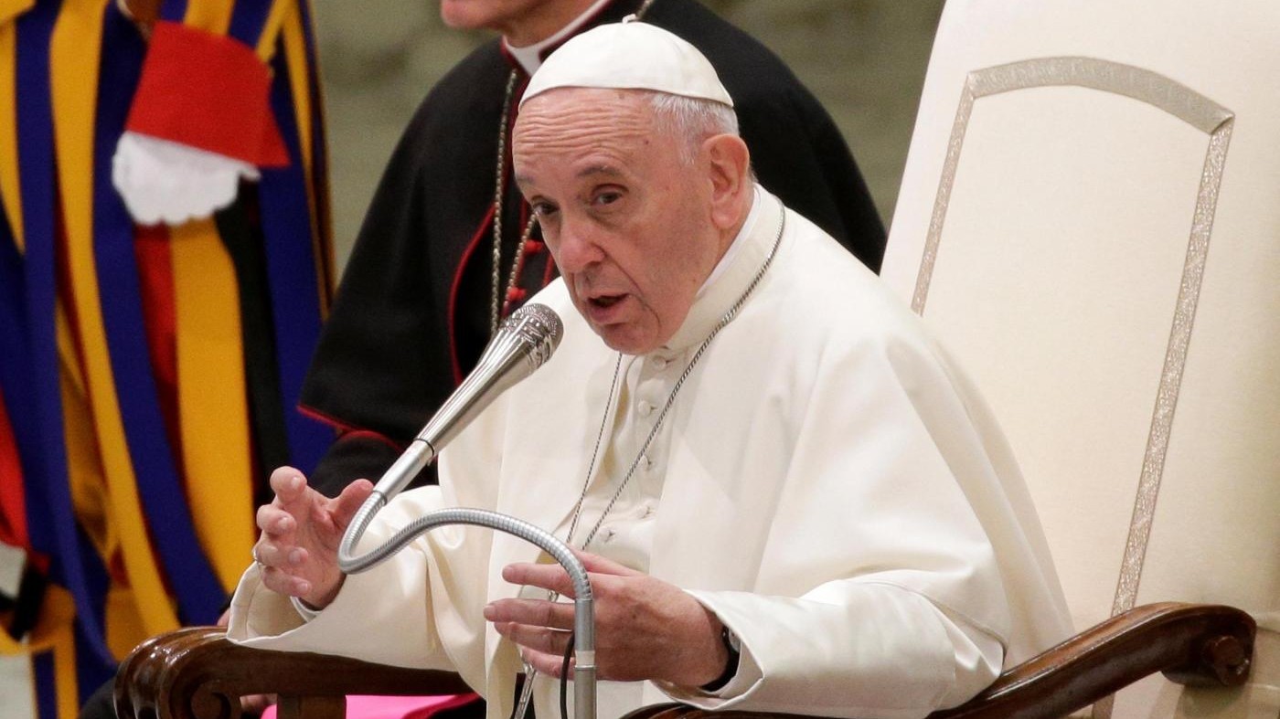 Il Papa: “Maria e Giuseppe in viaggio per sopravvivere. Gesù ci dà il documento di cittadinanza”