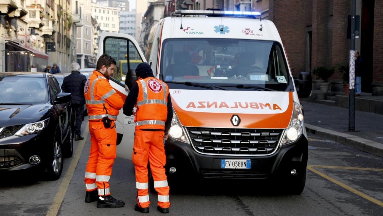 Caserta, 14enne colpito da un proiettile alla testa in strada: è grave