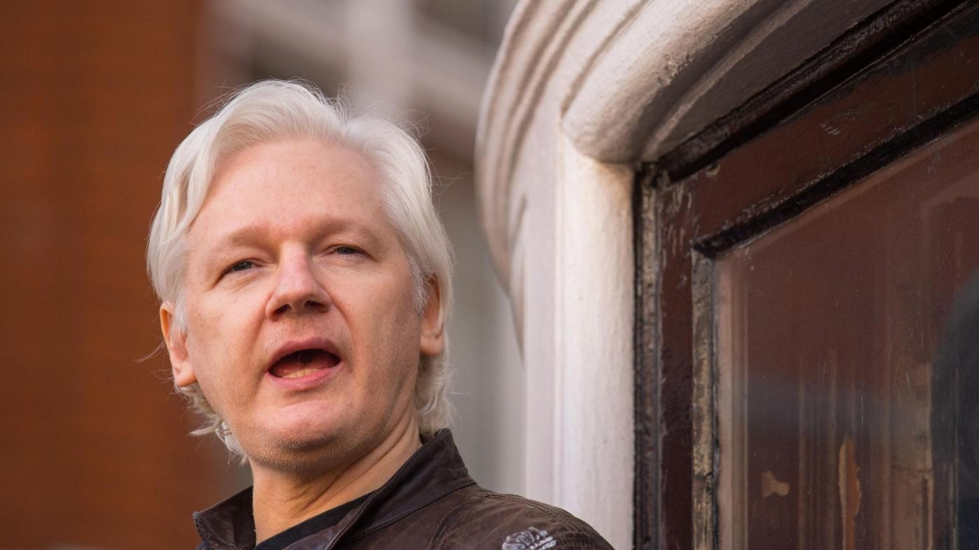 Wikileaks, disattivato l’account di Assange: è giallo