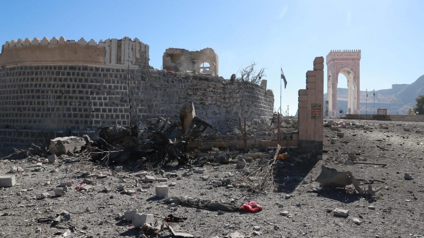 Yemen, coalizione araba bombarda mercato vicino Taiz: 10 morti, 30 feriti
