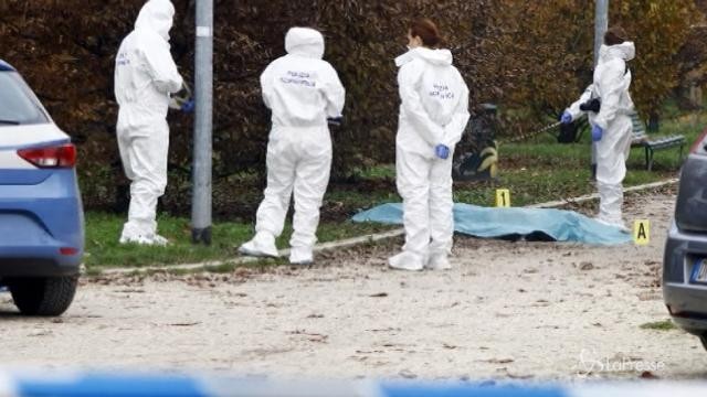 Milano, donna trovata sgozzata nel parco di Villa Litta