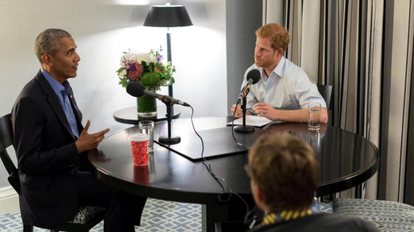 Obama intervistato da Harry: “Attenzione a uso irresponsabile dei social”