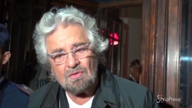 Grillo: “La Raggi risolverà l’emergenza casa? Neanche Gesù”