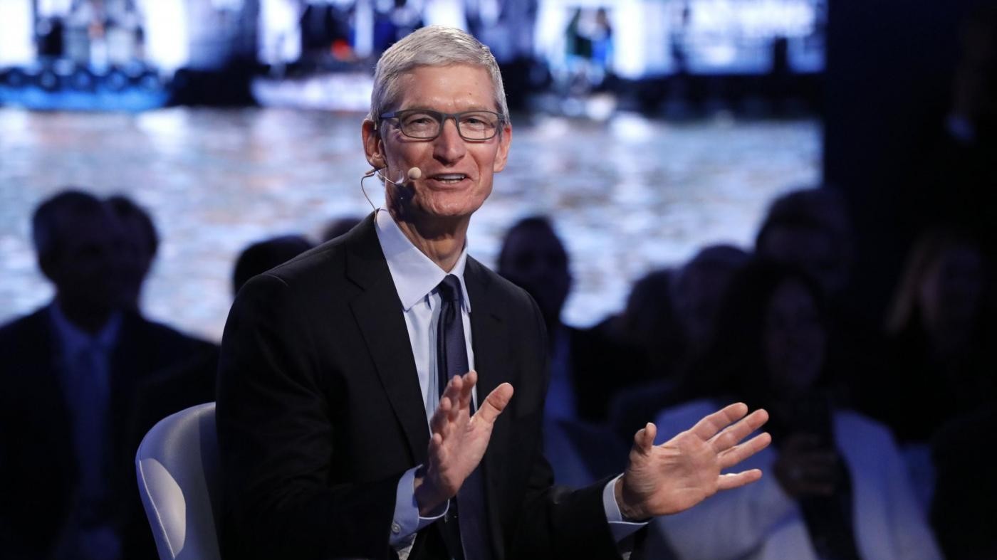 Apple vizia Tim Cook: raddoppio stipendio e jet privato obbligatorio
