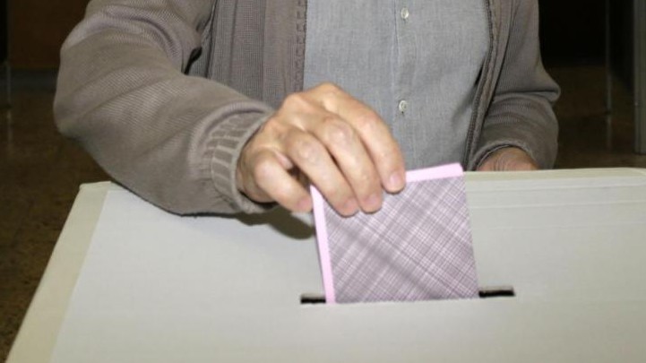 Elezioni, slogan (quasi) uguali per tutti: poveri, tasse e ceto medio