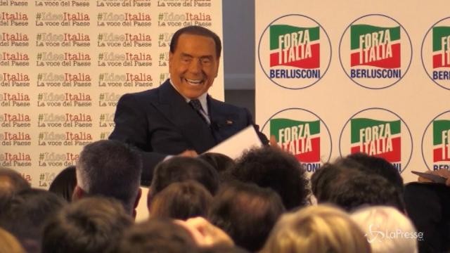 #IdeeItalia, Berlusconi: pensioni a mille euro e niente iva per cibo cani