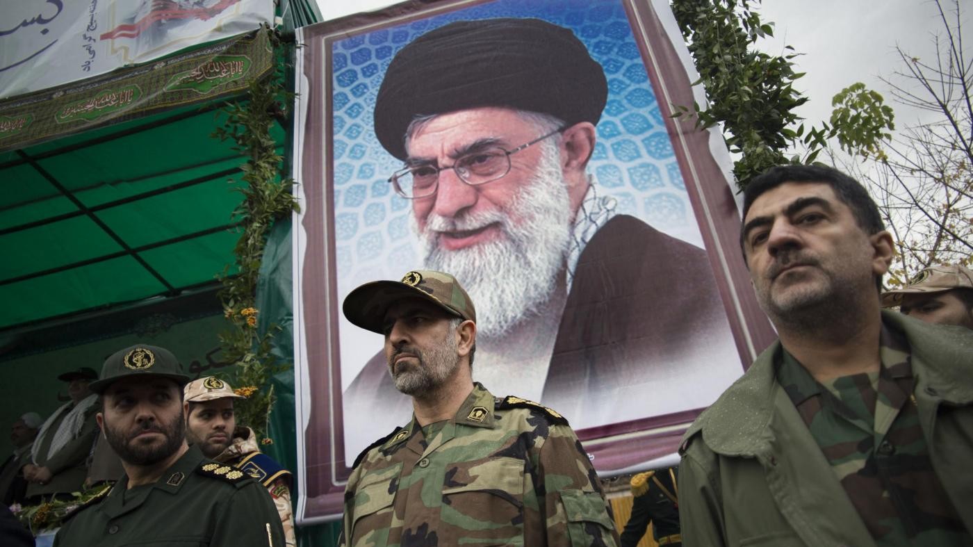 Iran, represse manifestazioni antigoverno. Trump: “Mondo vi guarda”