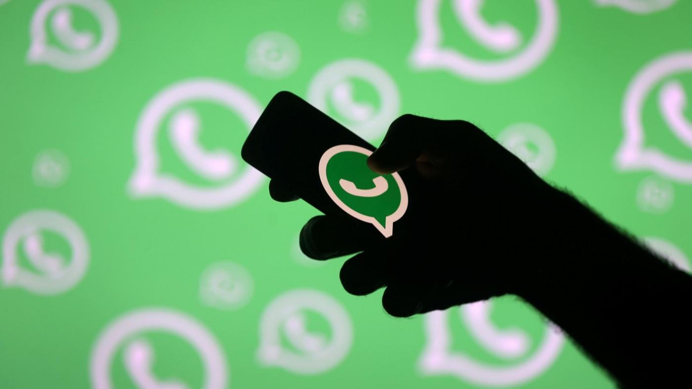#WhatsappDown, l’app si blocca e sui social si ironizza