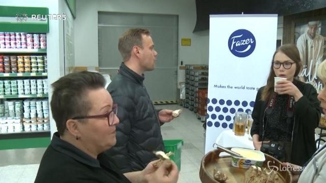 A Helsinki si mangiano gli insetti: arriva il pane alle noci e ai grilli