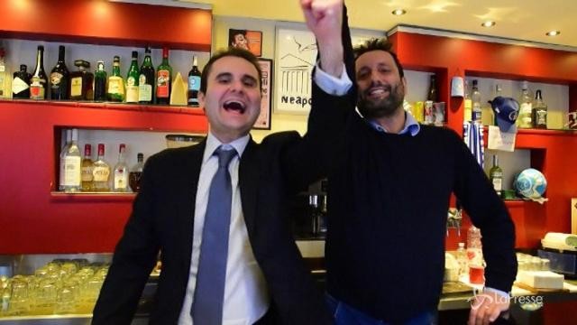 In un bar di Torino si sente l’urlo “Forza Napoli”