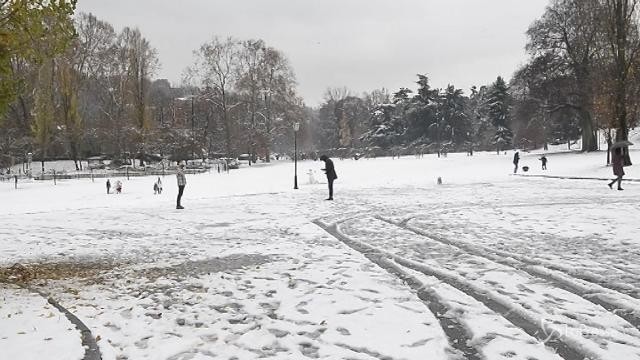 Piemonte imbiancato, la neve arriva anche a Torino