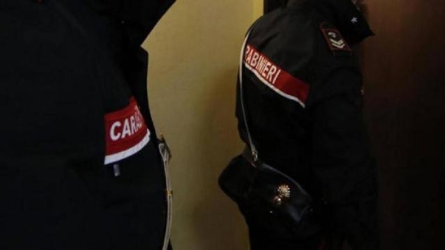 Bandiera del II Reich in caserma: carabiniere si difende