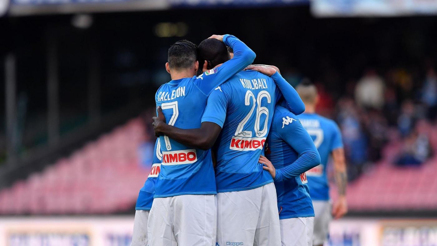 Serie A, Koulibaly più Callejon e Napoli vola, 2-0 al Verona