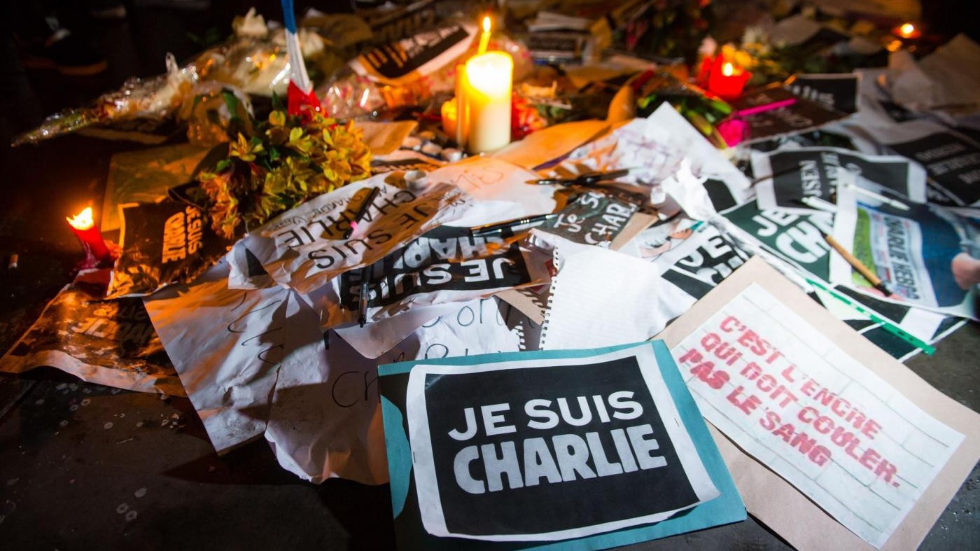 Charlie Hebdo, tre anni fa l’attacco a Parigi: i francesi sempre meno ‘Charlie’
