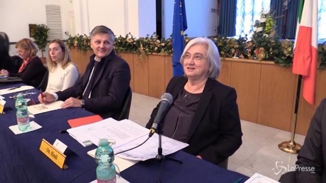 Rosy Bindi scherza con i giornalisti romani: “Siete contenti quando le missioni sono a Ostia…”