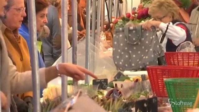 Istat, 18 milioni di italiani a rischio povertà