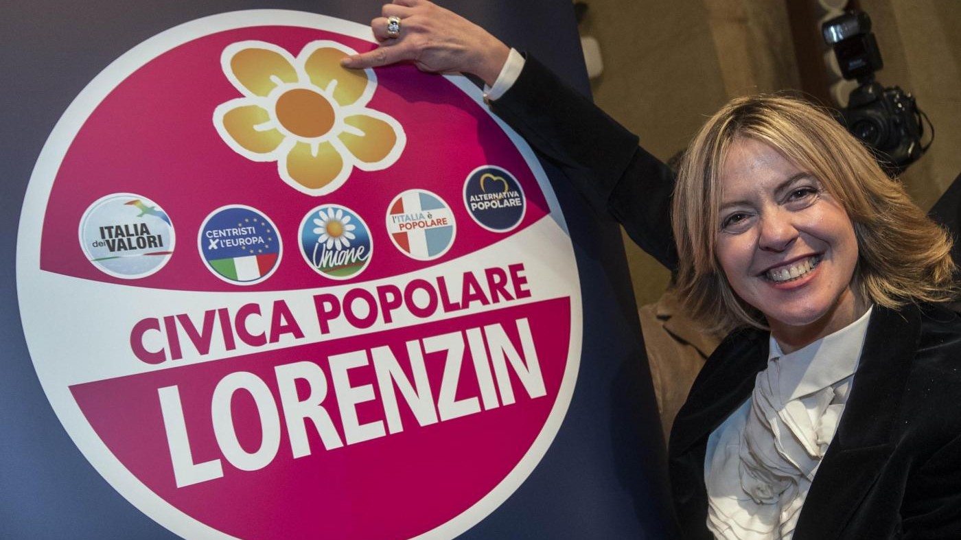 Lorenzin presenta il simbolo di Civica Popolare: “Fiore ‘petaloso’, non margherita”
