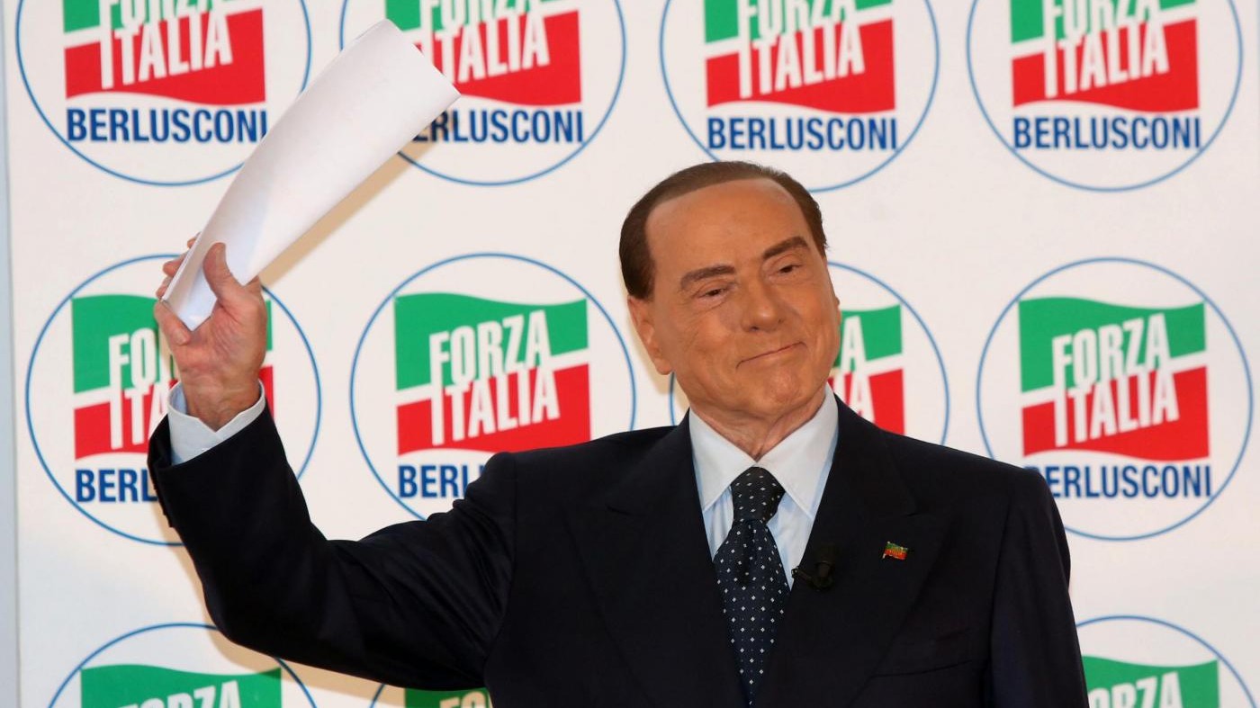 Elezioni, Berlusconi ci ripensa: “Ok il Jobs Act”. E sui vaccini è scontro Salvini-Romani