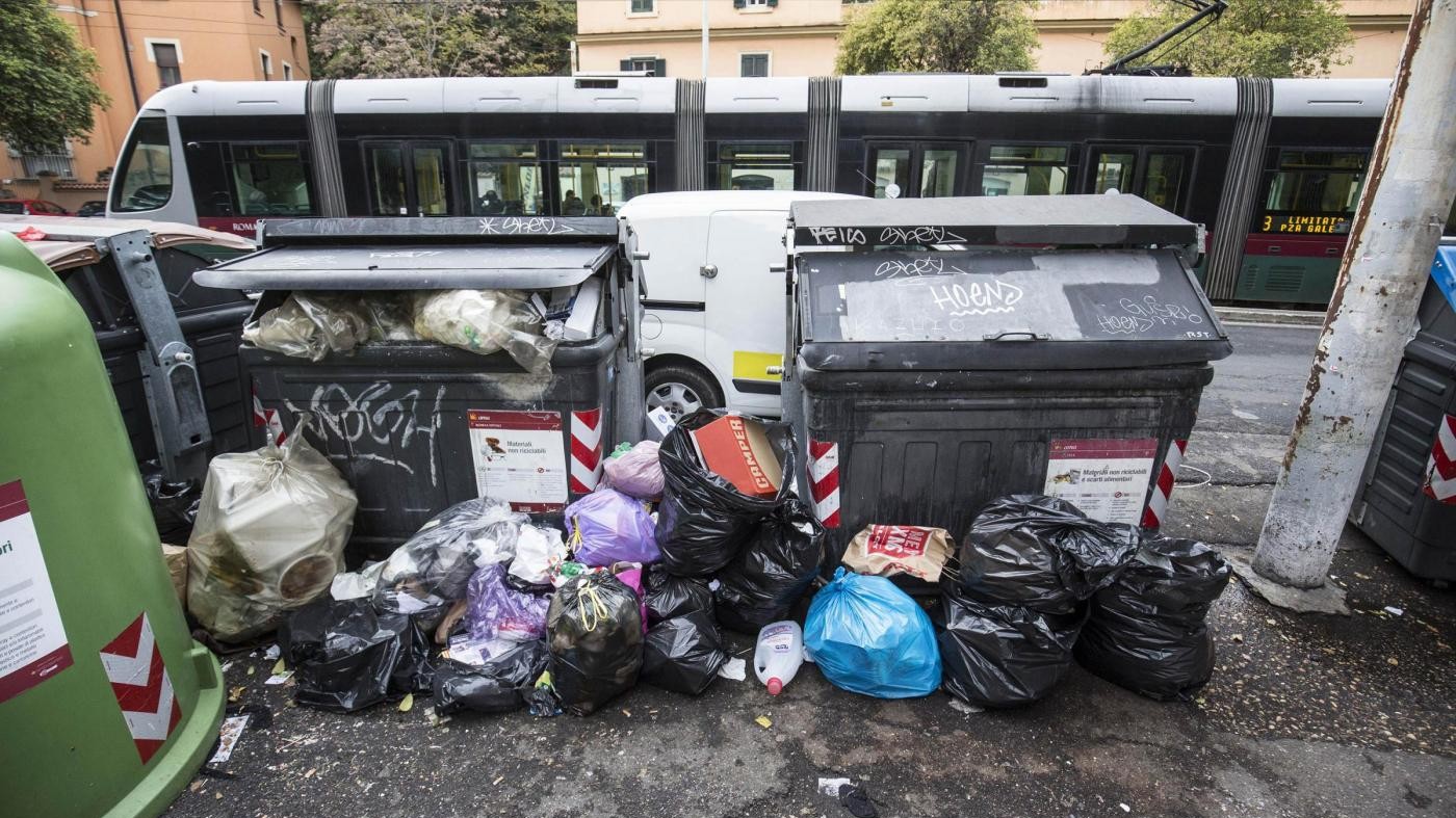 Rifiuti Roma, Regione Abruzzo: “Pronti a dare 3 mesi di accoglimento”